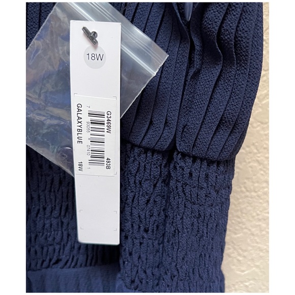 Maggy London Women's Crepe Smocked Pleated Sun Dress Size 18 W - Picture 7 of 11